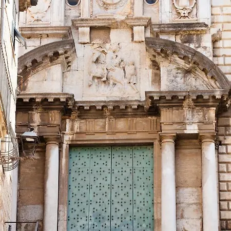 Tresor Boutique 아파트 *